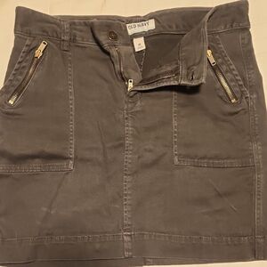 Old Navy Gray Skirt with Zipper Pockets